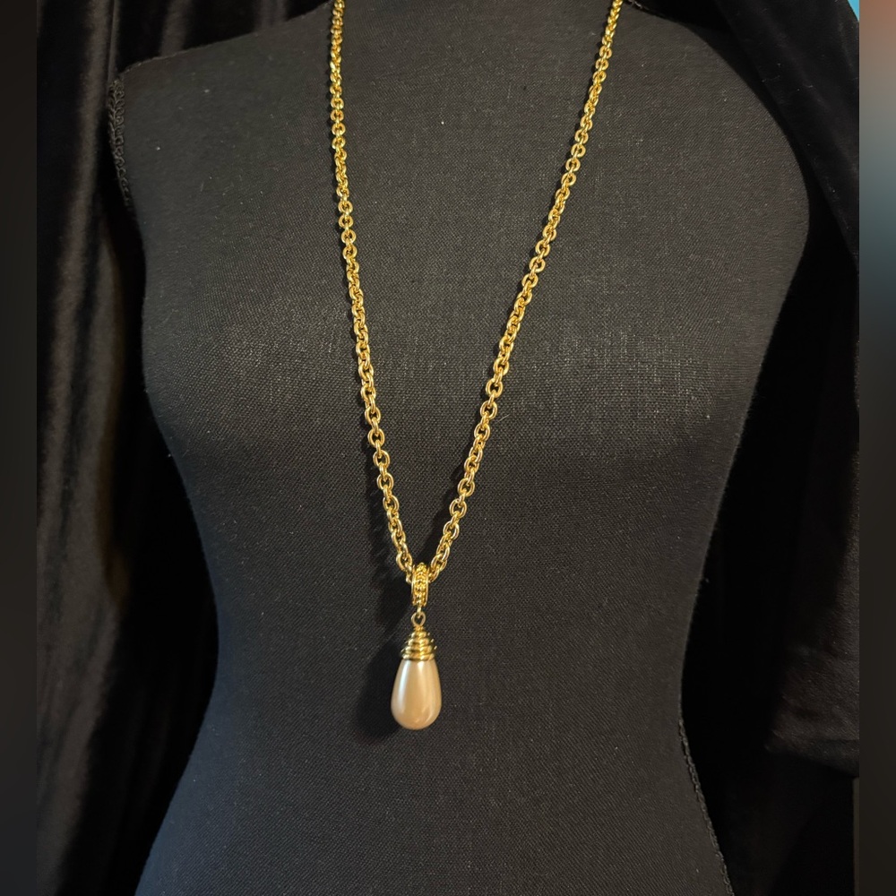 Premier Designs Gold Tone Teardrop Necklace with Pearl-like Pendant